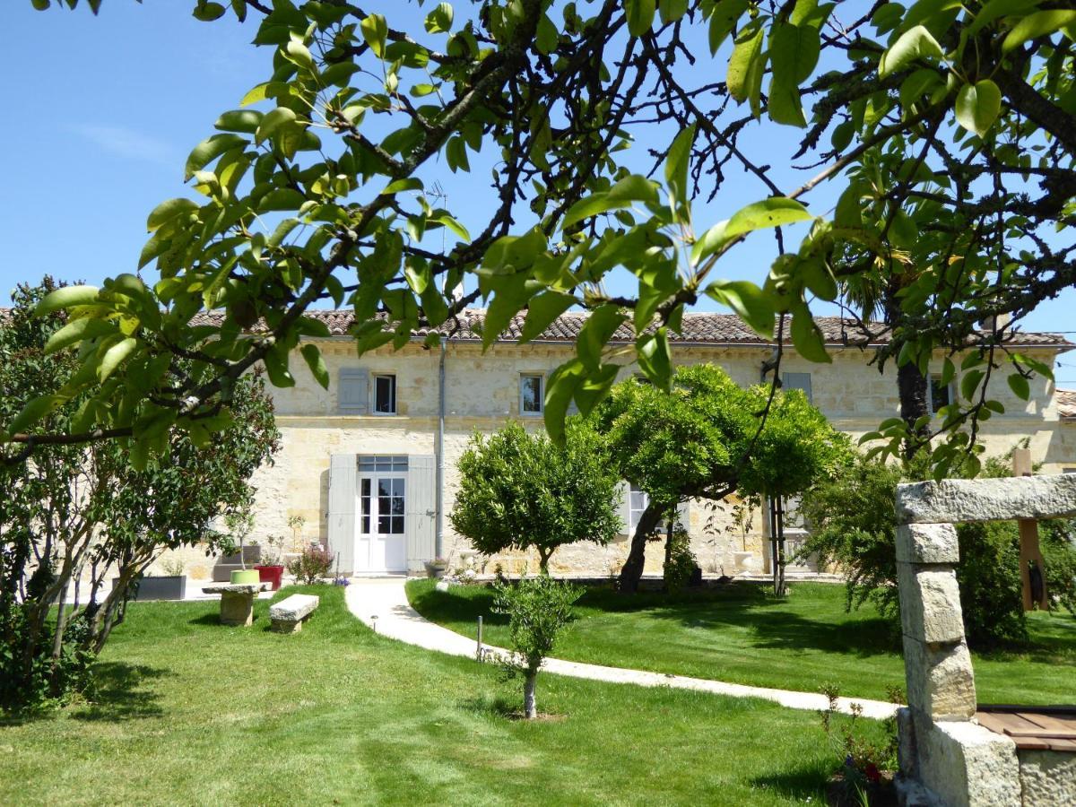 Bed and Breakfast La Vigneraie De Laura Sainte-Colombe  Exterior foto