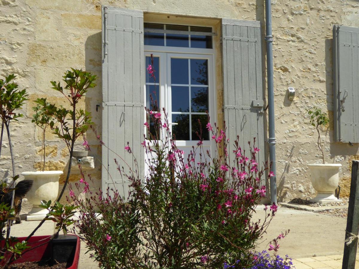 Bed and Breakfast La Vigneraie De Laura Sainte-Colombe  Exterior foto