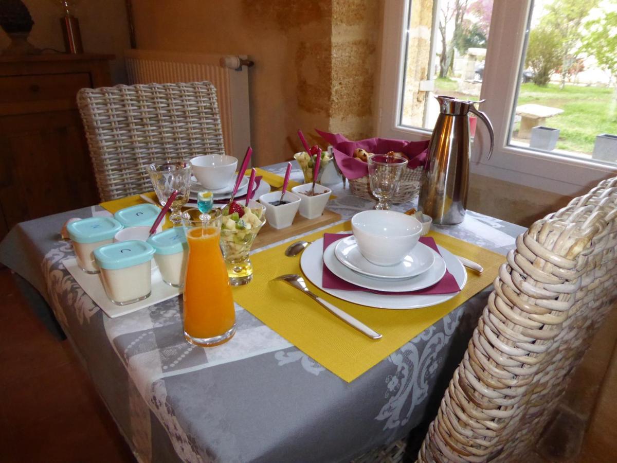 Bed and Breakfast La Vigneraie De Laura Sainte-Colombe  Exterior foto