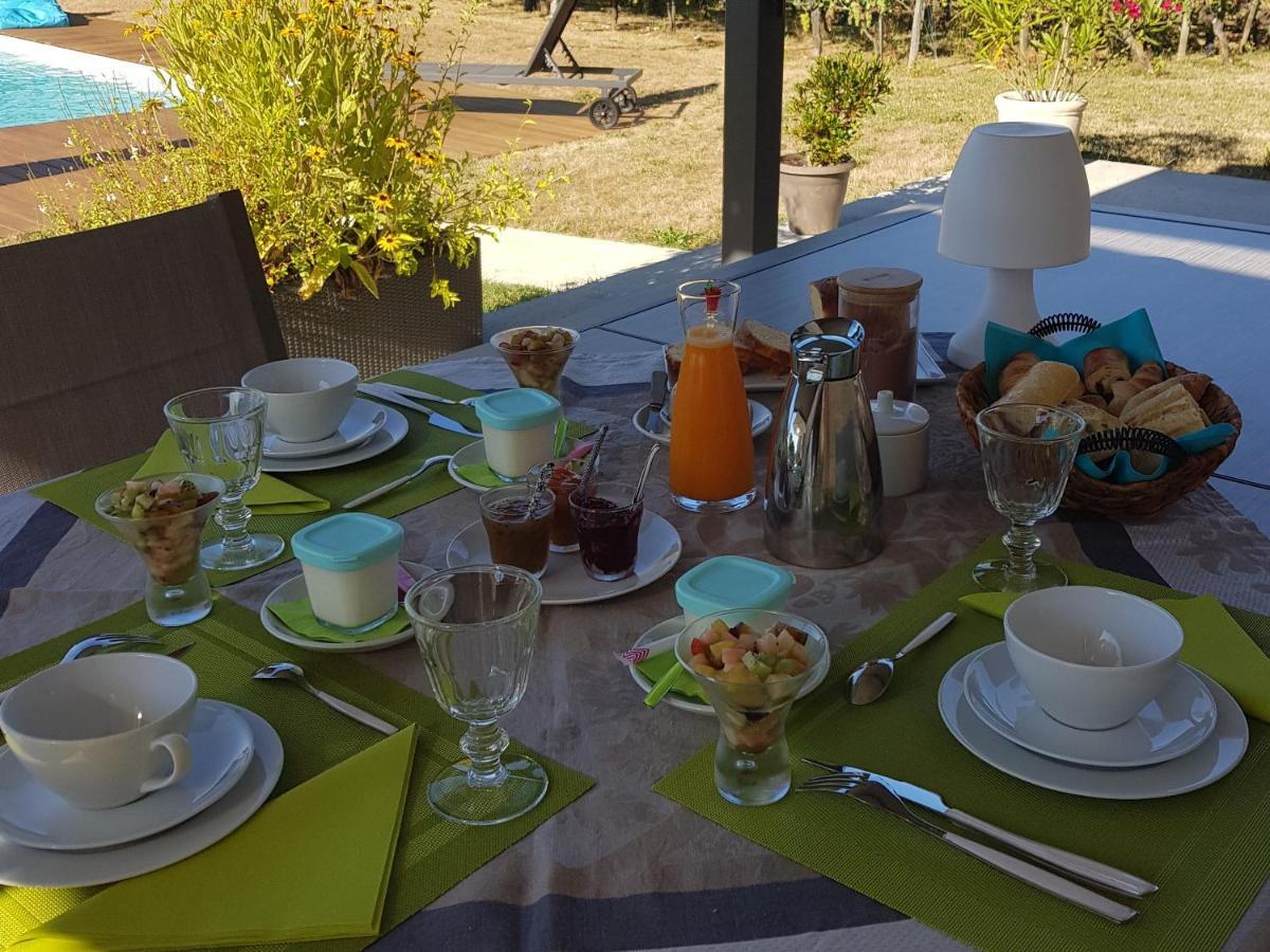 Bed and Breakfast La Vigneraie De Laura Sainte-Colombe  Exterior foto