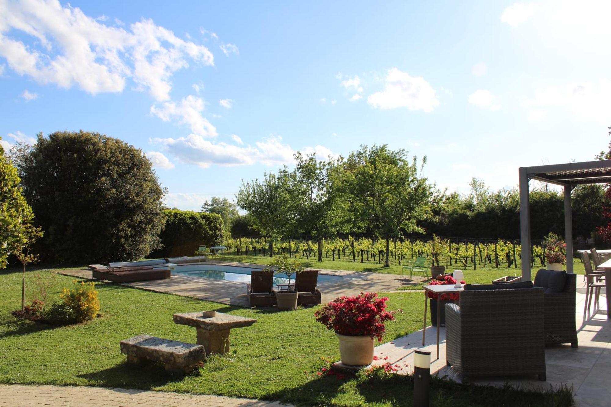 Bed and Breakfast La Vigneraie De Laura Sainte-Colombe  Exterior foto