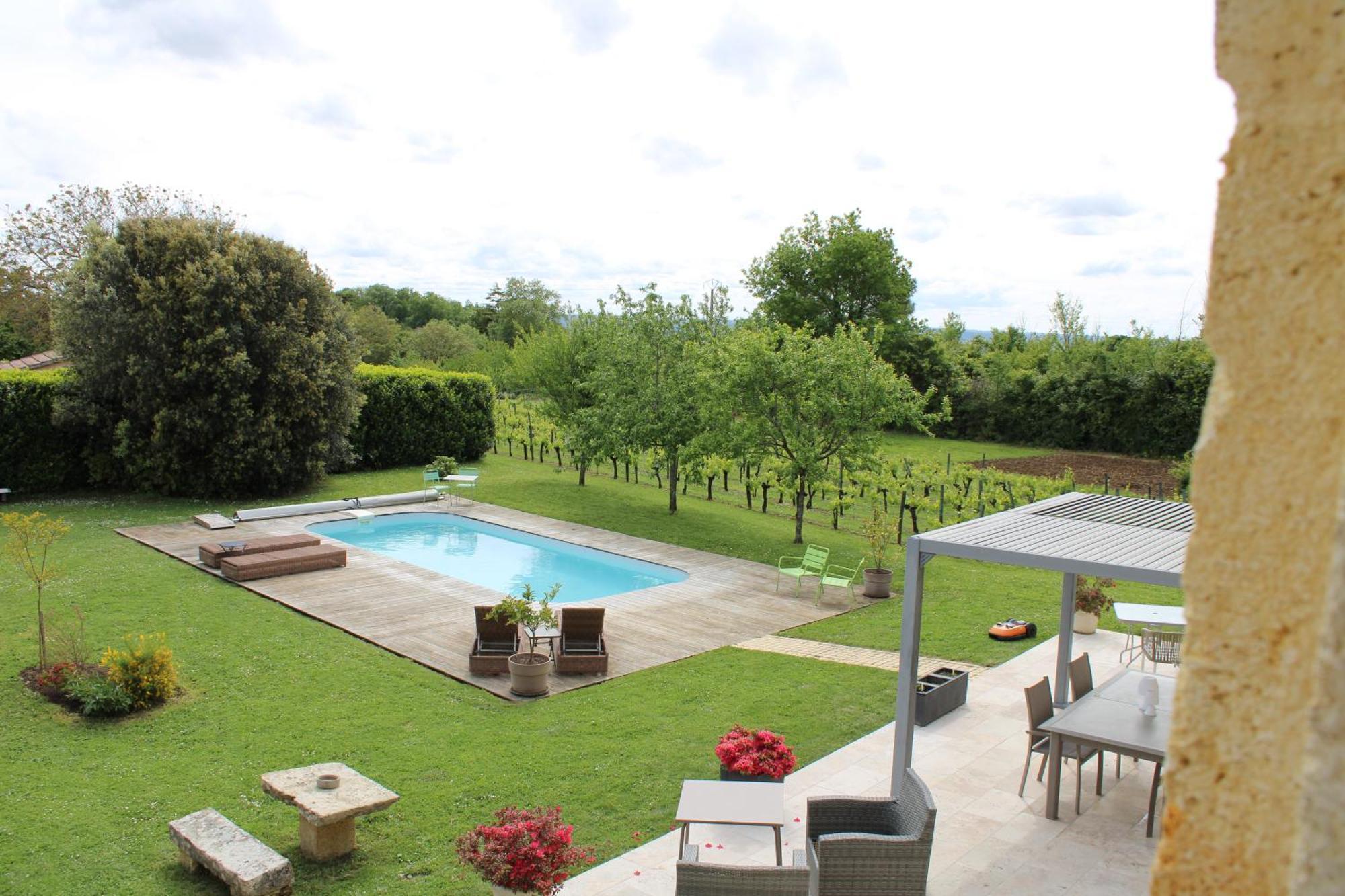Bed and Breakfast La Vigneraie De Laura Sainte-Colombe  Exterior foto