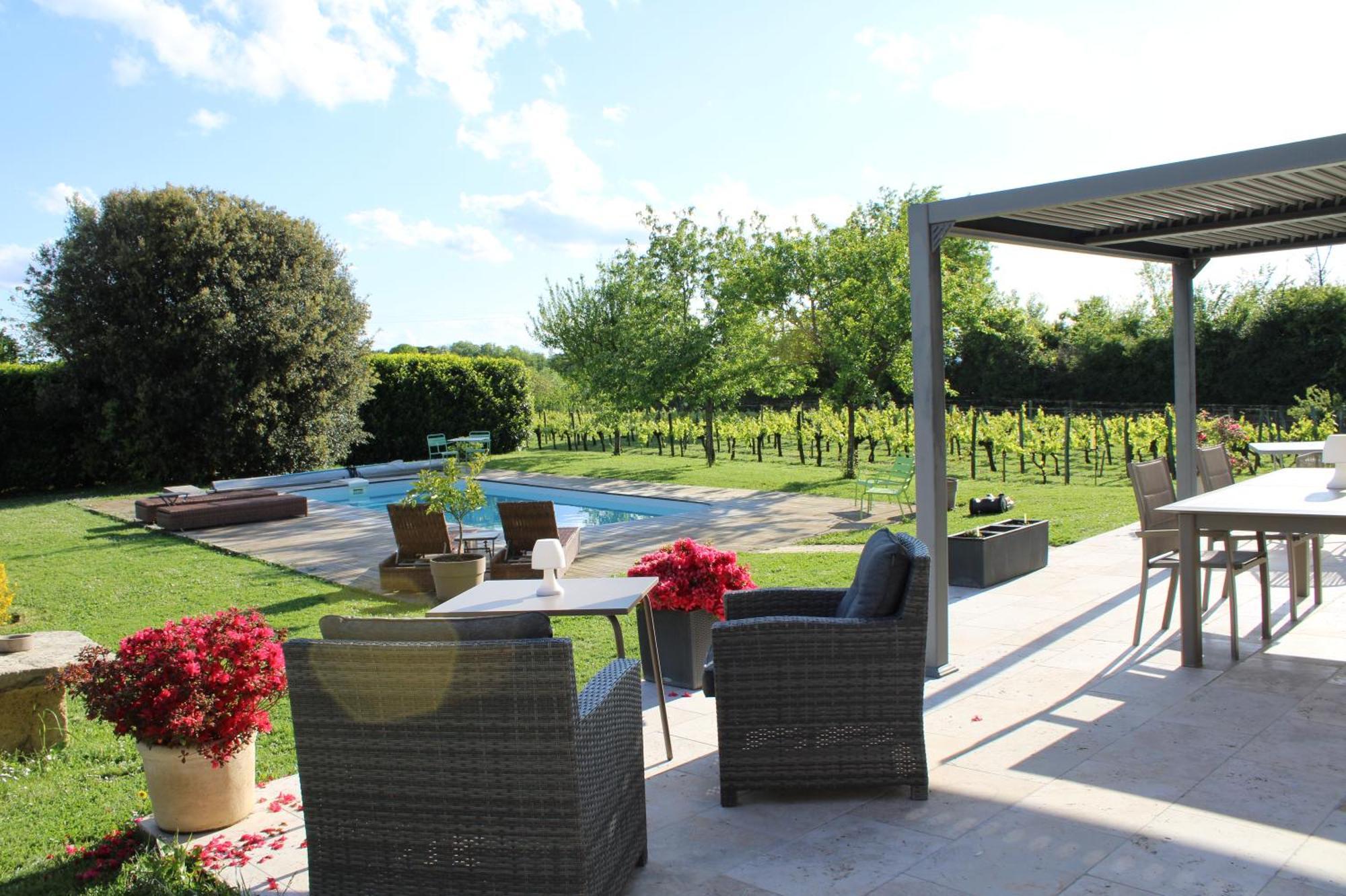 Bed and Breakfast La Vigneraie De Laura Sainte-Colombe  Exterior foto